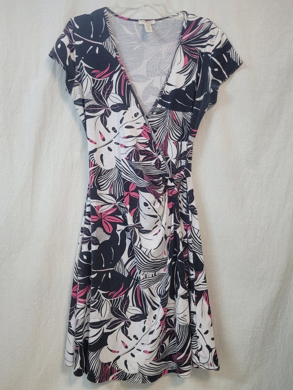 Ambiance Black White Beach Floral Wrap Dress w/ Pink Highlights, Sz Small Summer